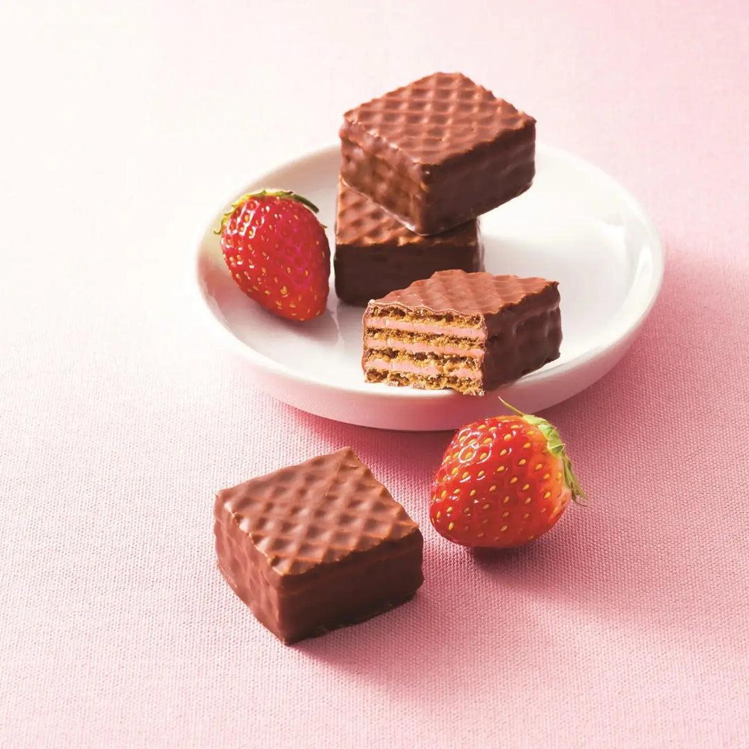 Chocolate Wafers Strawberry Cream By Royce' chocolate India